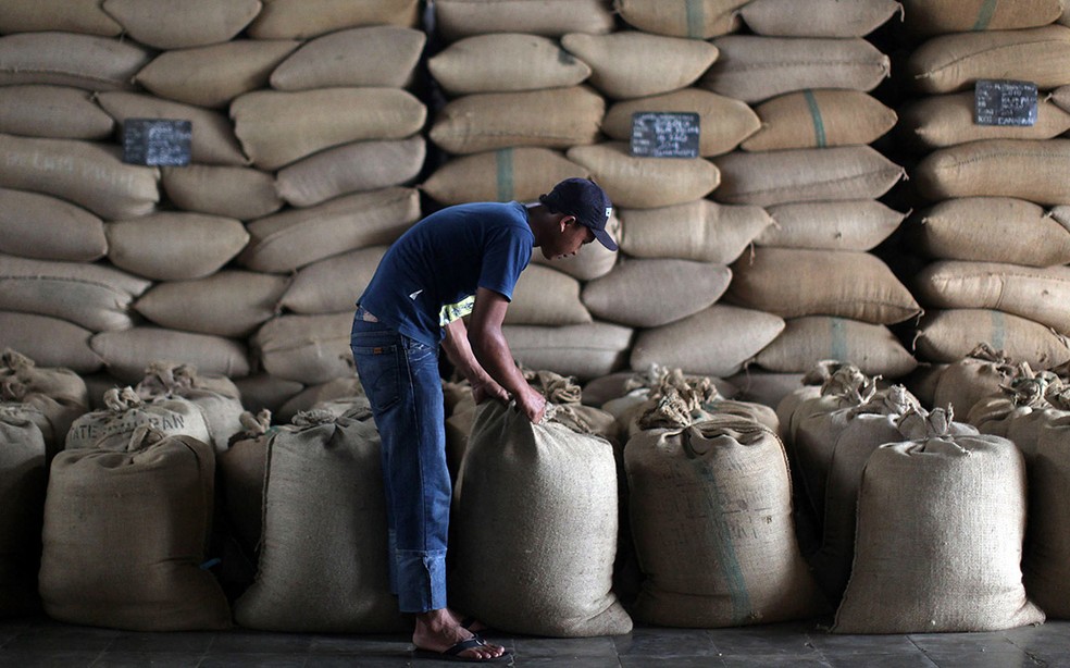 Valor: Com falta de contêiner, café ‘ressurge’ como carga geral | ABTTC