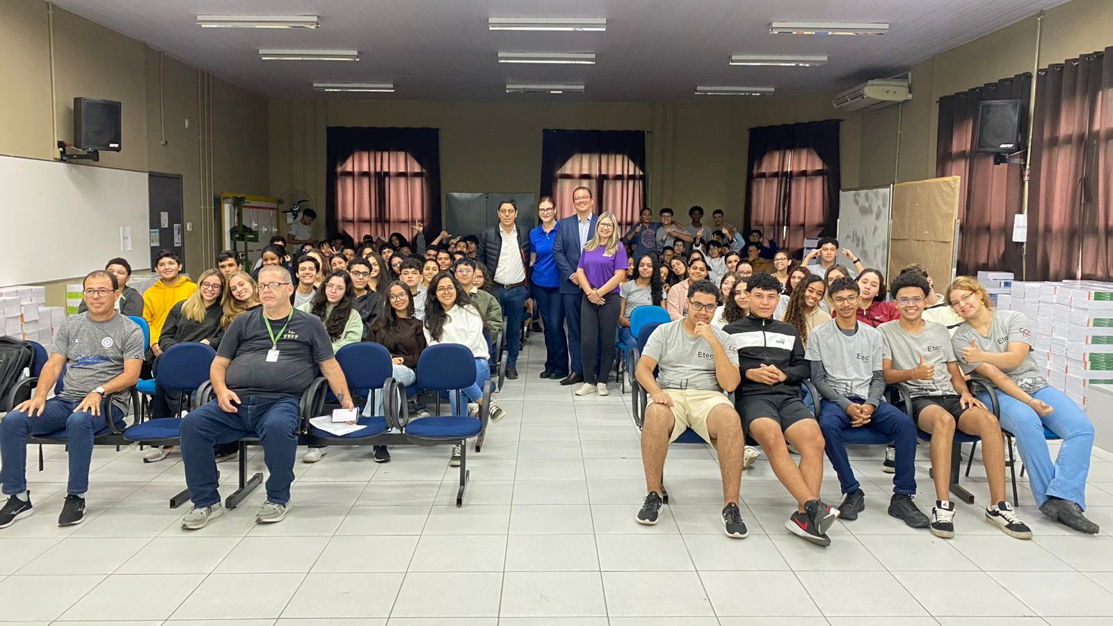 ABTTC leva conhecimento sobre logística ao Mutirão do Primeiro Emprego na ETEC em Cubatão | ABTTC